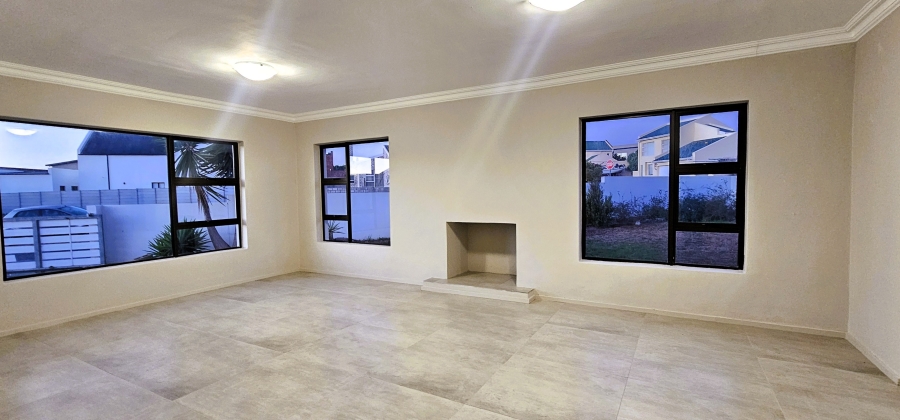 5 Bedroom Property for Sale in Myburgh Park Western Cape